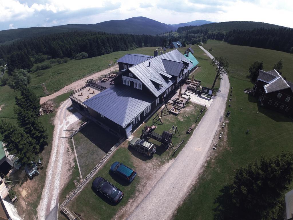 Penzion a restaurace Sokolí boudy Dolni Mala Upa Exterior foto